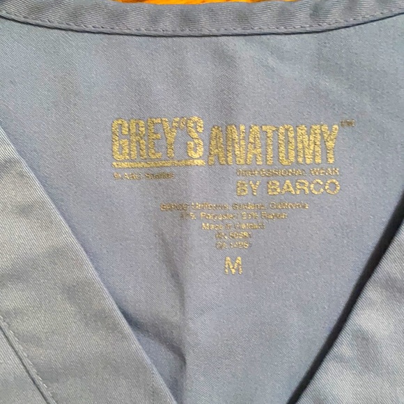 Greys anatomy by barco scrub top in ceil blue - Picture 2 of 2
